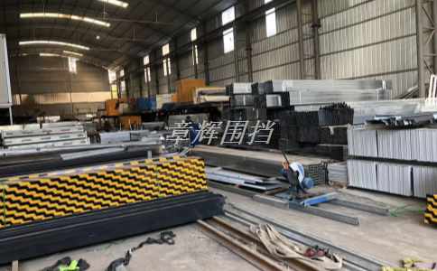 簡易圍擋在大型露天演出中的使用如何保證觀眾的安全?(大型演出中簡易圍擋的防護要求) 簡易圍擋在大型露天演出中的使用如何保證觀眾的安全?(大型演出中簡易圍擋的防護要求)