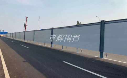 簡易圍擋的顏色、圖案、字體等視覺元素如何選擇和設計？