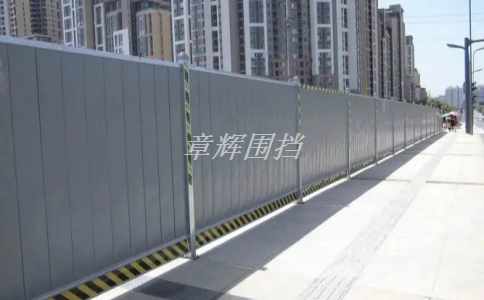 簡易圍擋如何與周圍環(huán)境相融合，避免影響城市景觀？