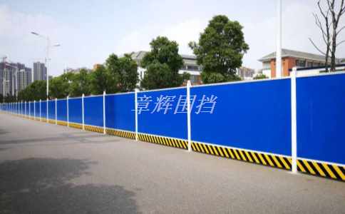 簡易圍擋如何與周圍環(huán)境相融合，避免影響城市景觀？